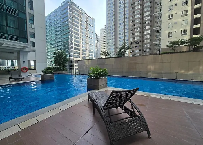 Beautiful Sunset One Uptown Near Grand Hyatt Bgc Uptown, St Lukes Medical Center, And Mitsukoshi Mall *